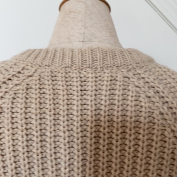 NWOT! Benetton Faux Fur Front Sweater - Picture 4 of 10